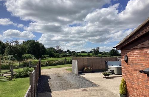 Overton-on-dee House | 3 Bed in Ellesmere 94419