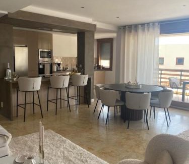 Marbella City Centre Apartment | 3 Bed Lux Lomas de Los Monteros