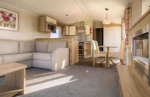 Ingoldmells House | 3 Bed-Sleeps 8-Free Parking-10 Min to Beach