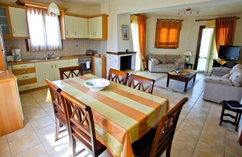 Kaligata Villa | 3 bed villa, Sarlatta with pool