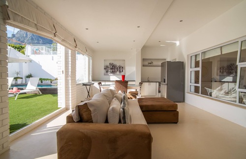 Camps Bay Villa | 3 Bed Villa with pool, garden and panoramic views of Table Mountain and the sea.