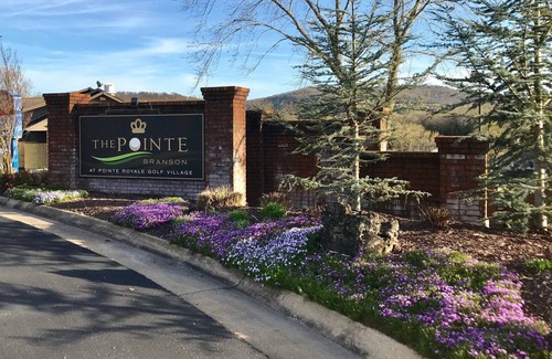 Table Rock Condo | 3 bedroom, 3 bath, indoor and outdoor pools, 2nd floor in gated Pointe Royale
