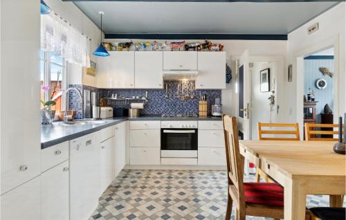 Helsned House | 3 Bedroom Amazing Home In Humble