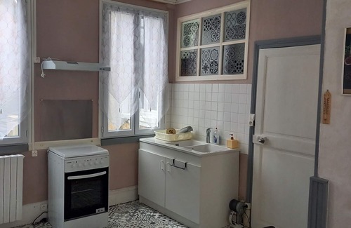 Decize Apartment | 3 Bedroom Apartment in Decize