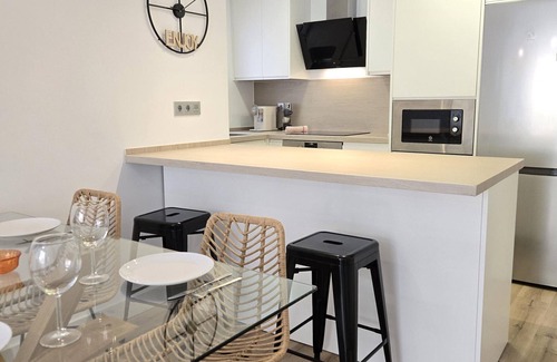 El Palo Apartment | 3-Bedroom Apartment Near El Palo Beach in Málaga