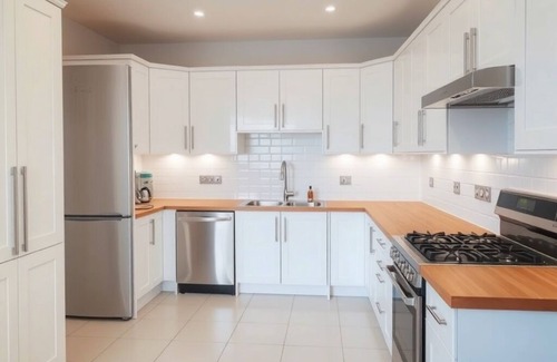North San Antonio - SAT Apartment | 3-bedroom apartment in charming San Antonio with AC