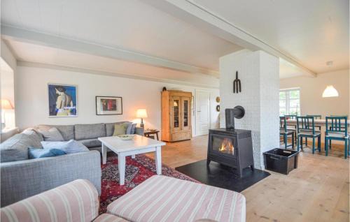 Hjerpsted House | 3 Bedroom Awesome Home In Højer