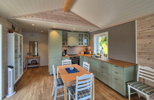 Meland House | 3 bedroom awesome home in Rossland