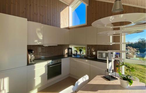 Arendal House | 3 Bedroom Beautiful Home In Færvik