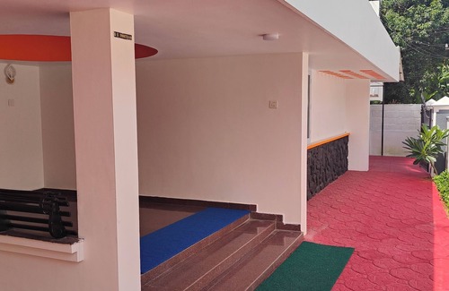 Thiruvananthapuram House | 3-bedroom bungalow with AC, WiFi, 5 km range of airports, in the of the city