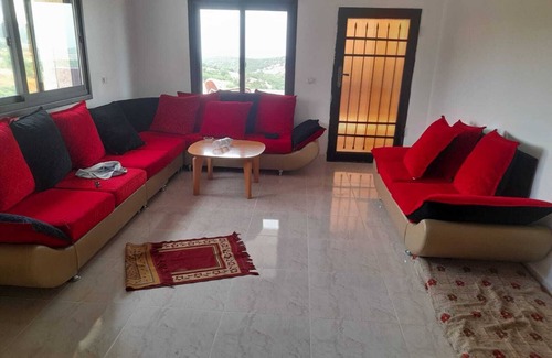 Ajloun Governorate House | 3-bedroom building in delightful عجلون with AC