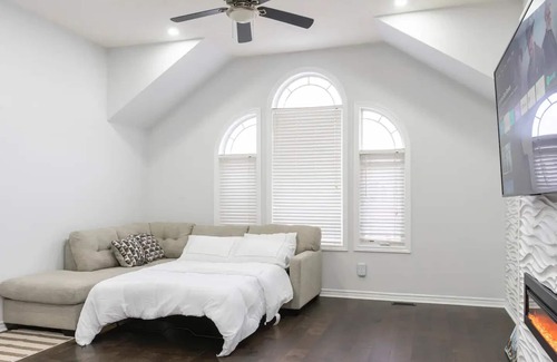 London House | 3 Bedroom Family Home Away from Home