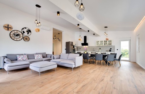 Rakovec House | 3 bedroom gorgeous home in Dvorisce