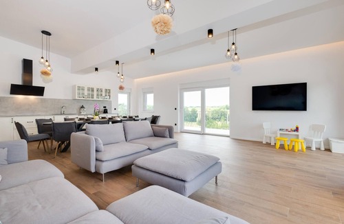 Rakovec House | 3 bedroom gorgeous home in Dvorisce