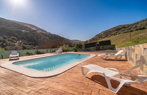 Iznajar House | 3 bedroom gorgeous home in Iznájar