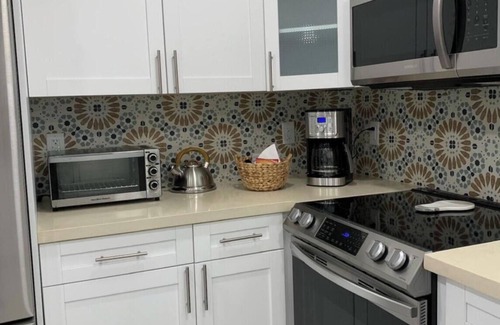 Key Colony Beach House | 3-bedroom home in beautiful Key Colony Beach with AC