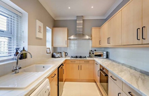 Harrogate House | 3-bedroom home with flexible bed layout and free, unrestricted parking