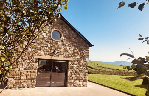Ballyshannon Ski Chalet | 3 bedroom home with snooker/gym studio by the sea in Rossnowlagh, Co. Donegal