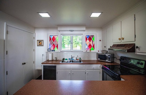 Plattsburgh House | 3 Bedroom Home with an Artists Lake View