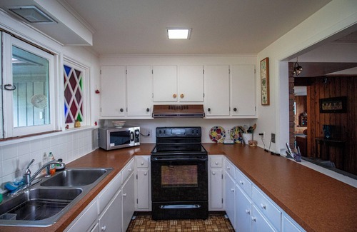 Plattsburgh House | 3 Bedroom Home with an Artists Lake View