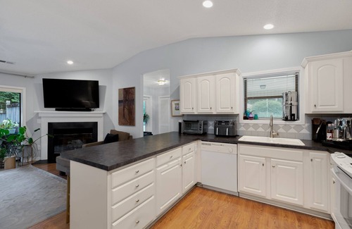 Ogden House | 3-bedroom house in charming Wilmington near Mayfaire, Beach, UNCW, & Downtown