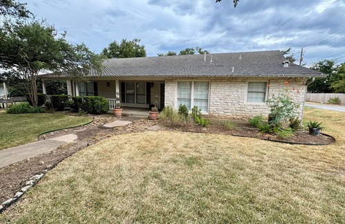 Lost Creek House | 3-bedroom house in cool Austin with WiFi, AC. Enjoy your stay