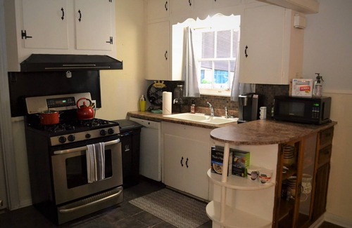 North Loop House | 3-bedroom house in enjoyable Austin with WiFi, AC