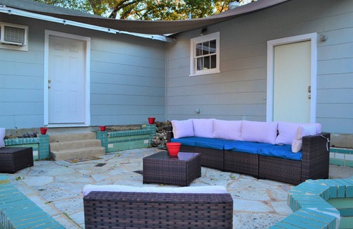 North Loop House | 3-bedroom house in enjoyable Austin with WiFi, AC