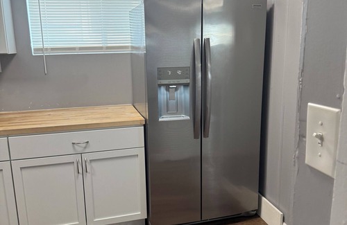 Lindenwood Park House | 3-bedroom house in fabulous St. Louis with AC