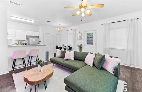 Austin House | 3-bedroom house in tranquil Austin with AC, WiFi. Enjoy a peaceful stay!