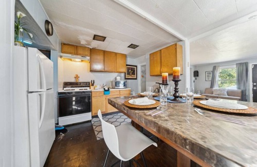 Euclid House | 3 bedroom in Euclid, close to cleveland