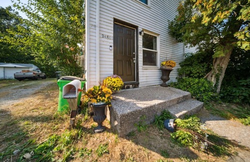 Euclid House | 3 bedroom in Euclid, close to cleveland