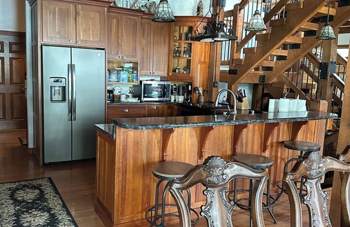 Centralia House | 3-bedroom lake house with the best view of Centralia Lake, perfect family spot
