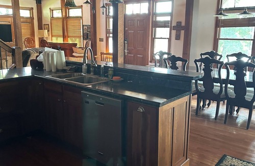 Centralia House | 3-bedroom lake house with the best view of Centralia Lake, perfect family spot