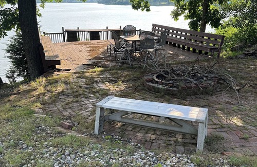 Centralia House | 3-bedroom lake house with the best view of Centralia Lake, perfect family spot