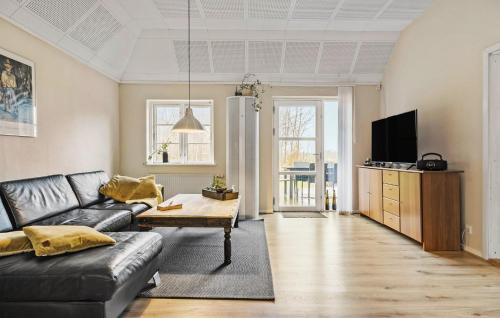 Engesvang Apartment | 3 Bedroom Lovely Apartment In Engesvang