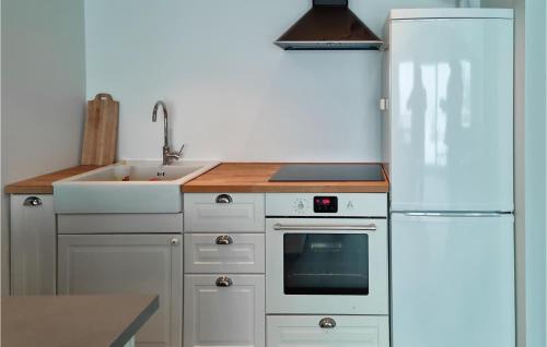 Iveland Municipality House | 3 Bedroom Lovely Home In Vatnestrøm