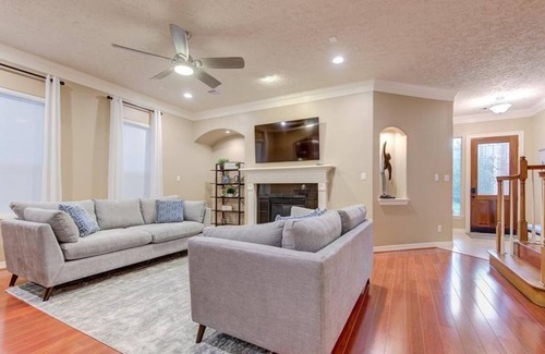 George Bush Park/Eldridge Apartment | 3 Bedroom Single family 222721 by Houzlet
