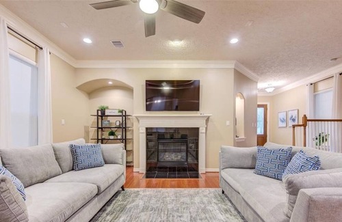 George Bush Park/Eldridge Apartment | 3 Bedroom Single family 222721 by Houzlet