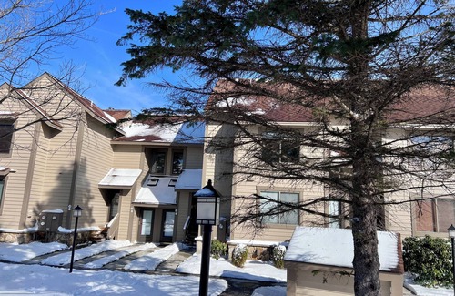 White Condo | 3-bedroom Ski-In/Ski-Out at 7 Springs