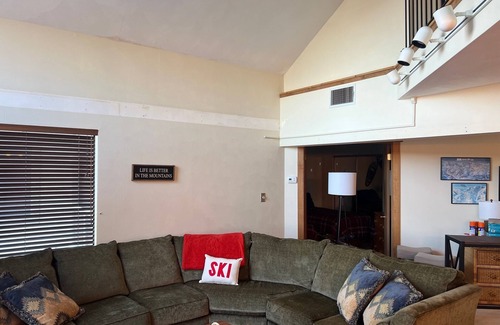 White Condo | 3-bedroom Ski-In/Ski-Out at 7 Springs