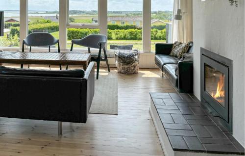 Ronbjerg House | 3 Bedroom Stunning Home In Øster Assels