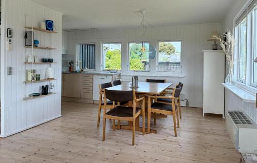 Ronbjerg House | 3 Bedroom Stunning Home In Øster Assels