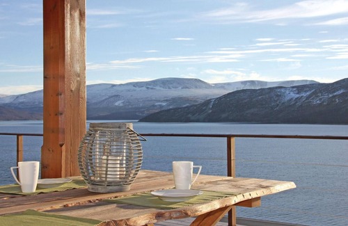 Hol House | 3 bedroom stunning home in Hovet