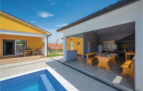 Kapelica House | 3 Bedroom Stunning Home In Labin