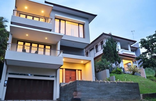 Bandung Villa | 3 BR City View Villa with a private pool 2