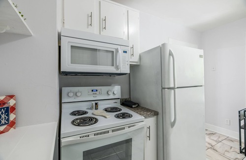 Hillcrest House | 3 BR Hillcrest Home with Fully Fenced Backyard