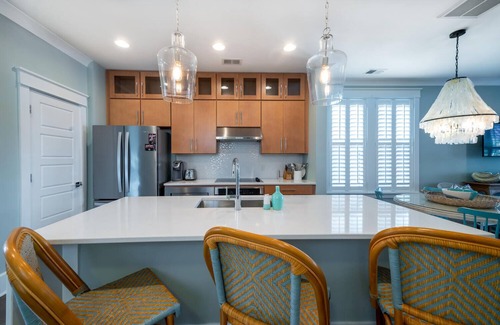 Old Village House | 3 BR Mt. Pleasant Home Near Sullivans Island