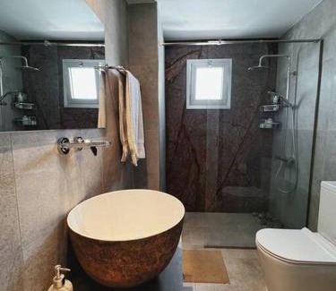 Agios Athanasios Apartment | 3 Br Penthouse Jacuzzi Seaview