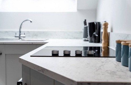 Lisnagunogue Apartment | 3 Bryan Street · Bryan Street No. 3 - Stunning & Spacious